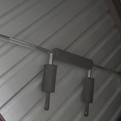 Squat bar with shoulder bars,  pads included