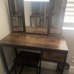 Vanity Table w/mirror, bench, and magnetic light