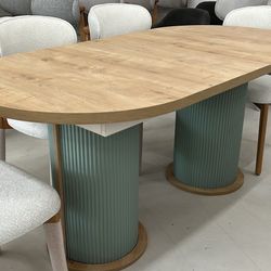 Mid-Century Modern Oval Dining Extendable Table – 71" Easy-to-Clean Kitchen Table