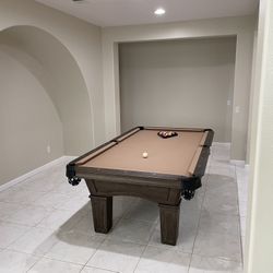 Full Size Pool Table 