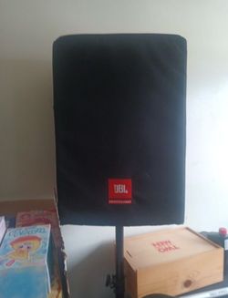 JBL IRX112bt dj speakers