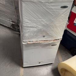 Spt Small Freezer