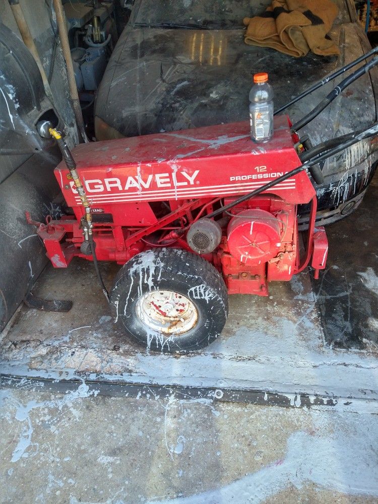Gravely Tractor With Snow Plow