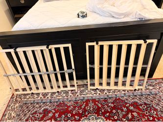 Baby/pet gates