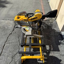 Dewalt Sliding Compound Miter Saw