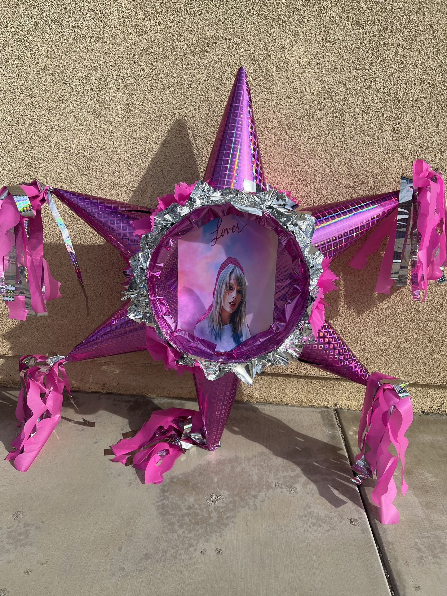 Taylor Swift 3D Star Pinata