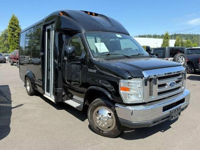 2015 Ford E-450 Cutaway
