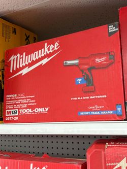Milwaukee new  FORCELOGIC 6T pistol utility crisper - one key