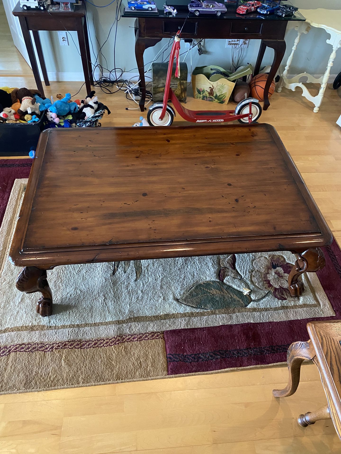 Large Solid Wood Coffee Table With Lion Paw Legs