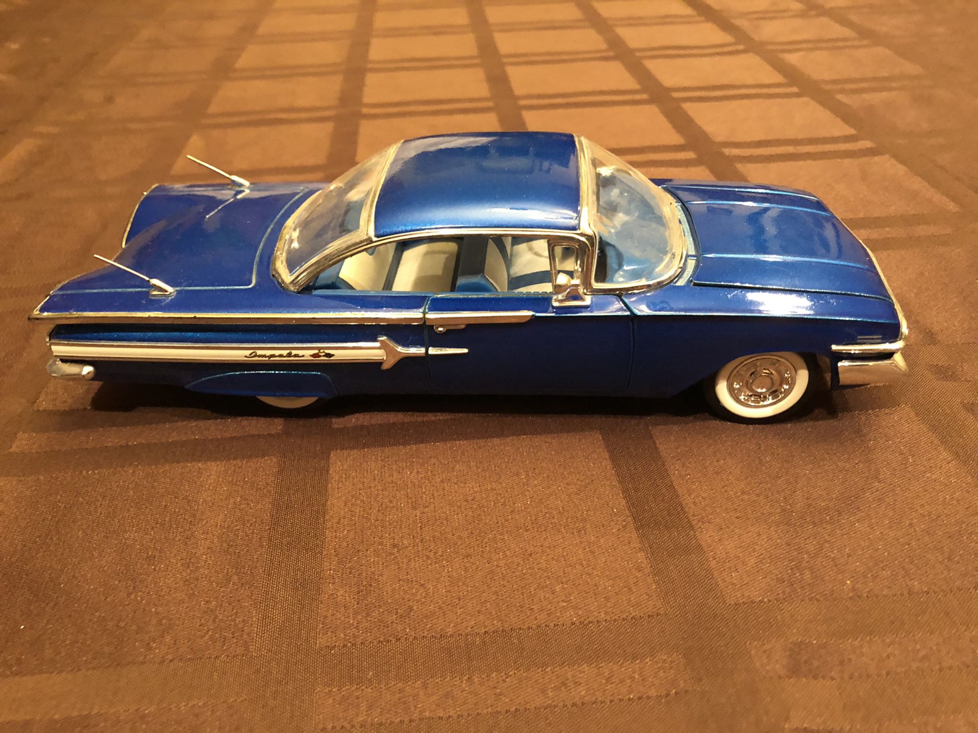 1960 Chevy Impala - Diecast 1:24