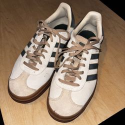 Women’s size 9 Adidas Gazelle trainers in white and green #adidasgazelle