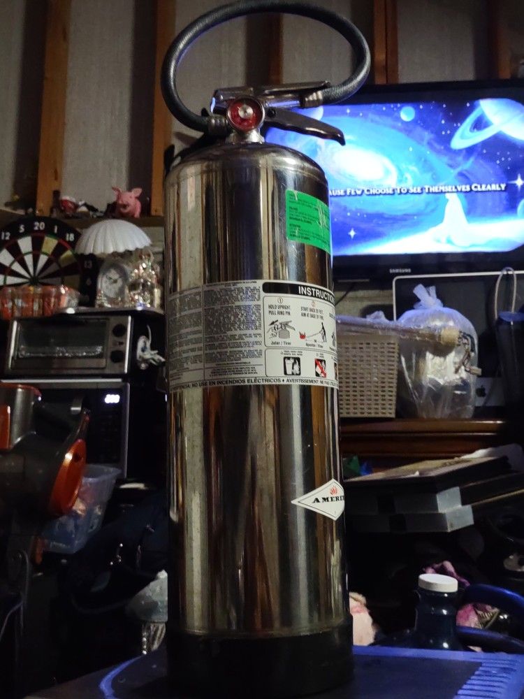Water Fire Extinguisher Titanium