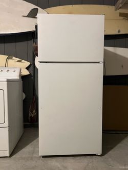 Excellent working white refrigerator top freezer