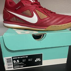 Nike SB - Supreme gato Size 9.5m