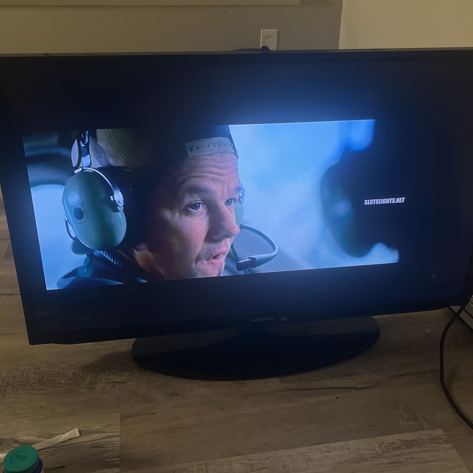 Tv Samsung Black 36inches