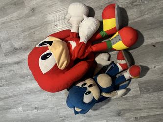 Sonic Plush Backpack & Knuckle Plush 