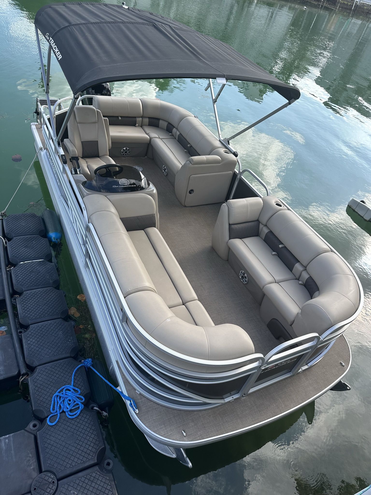 2023 Sun Tracker DLX 20