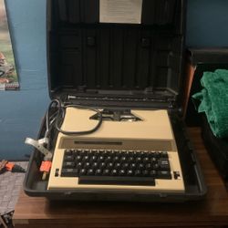 Vintage Sears “The Communicator” Electric Typewriter 
