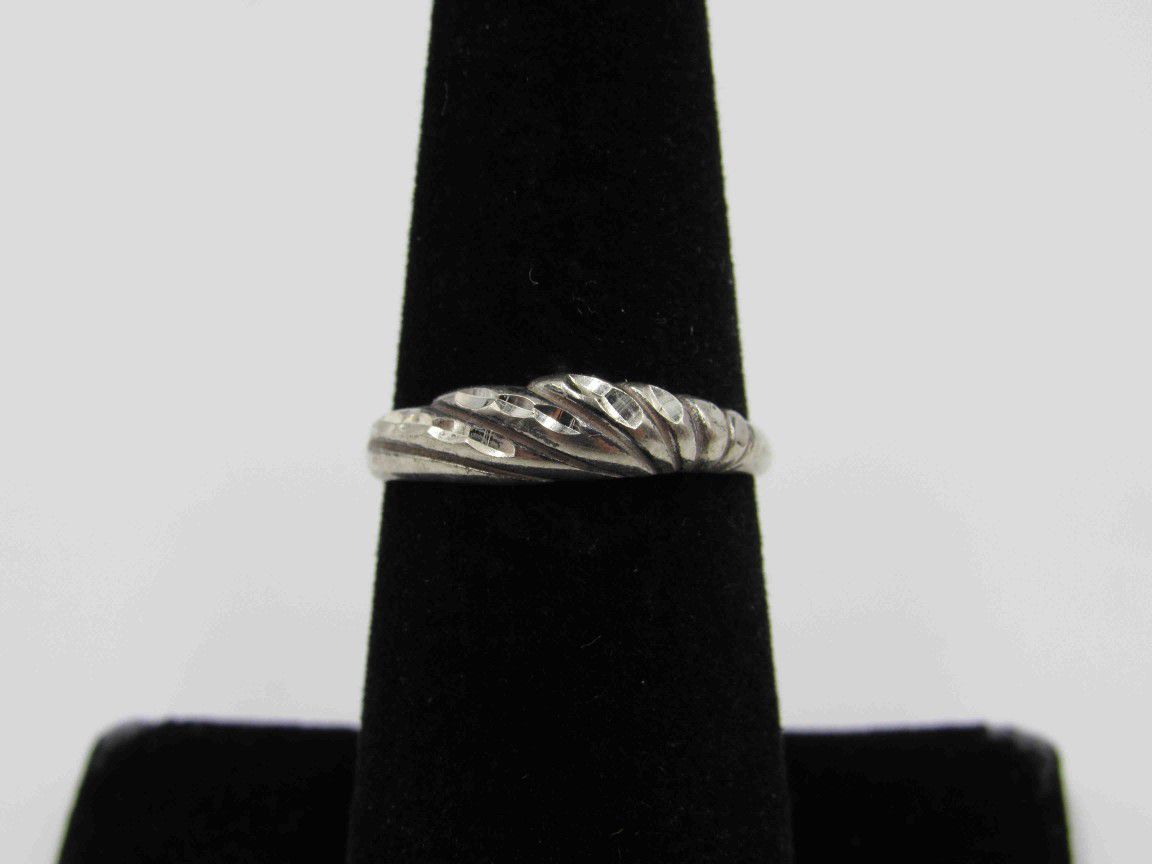 Size 6.75 Sterling Silver Cool Odd Band Ring Vintage Statement Engagement Wedding Promise Anniversary Bridal Cocktail Friendship
