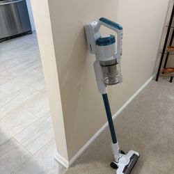 Eureka Cordless Vacuum 