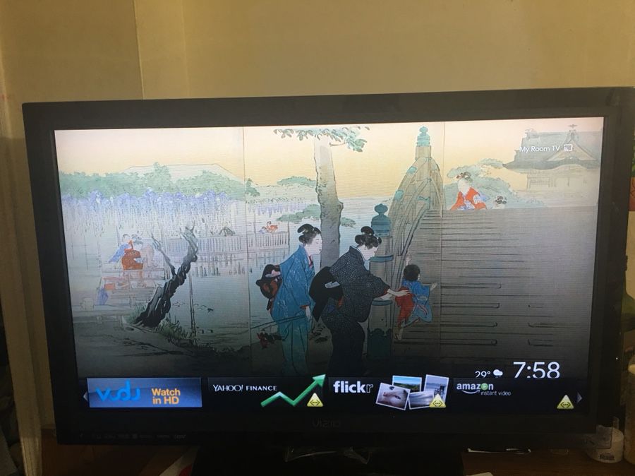Like New 32 Inch Visio Smart Tv with Google Chrome and Box