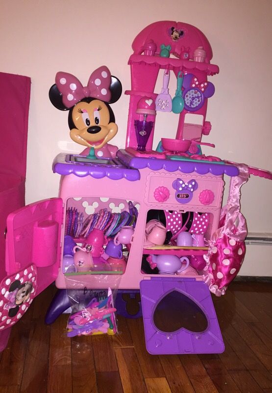 Minnie Mouse Complete Kitchen w/ Dishes