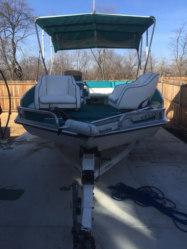 Boat 1996 Grumman sport deck
