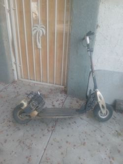 Gas powered scooter,