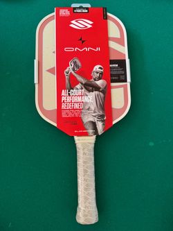Selkirk OMNI Elongated pickleball paddle