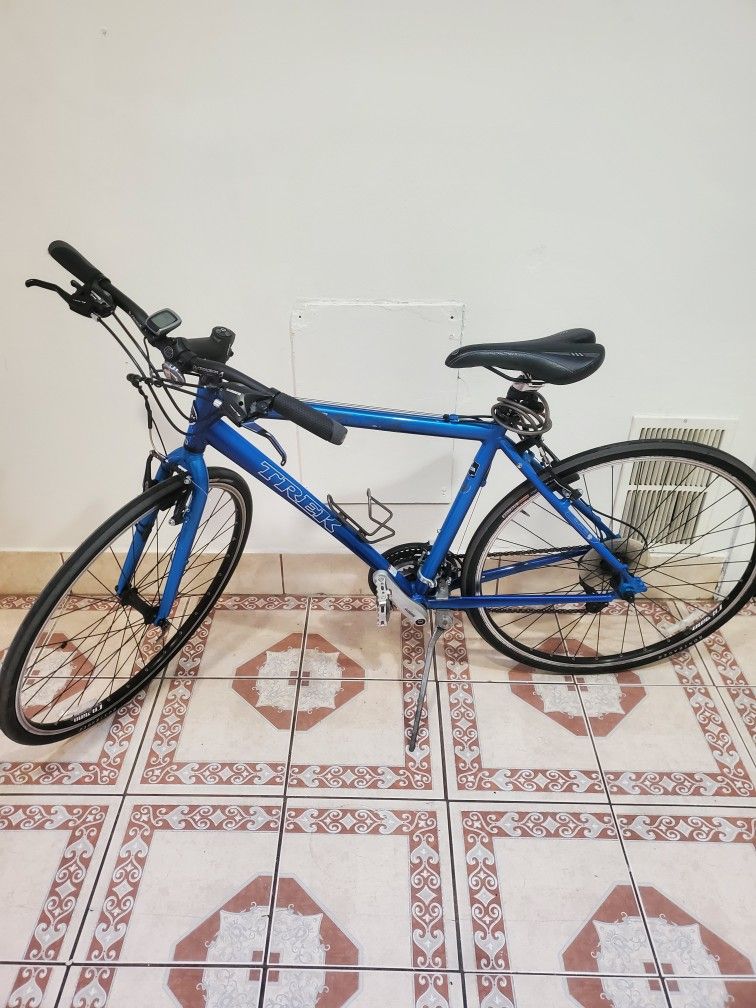 TREK RACING BIKE