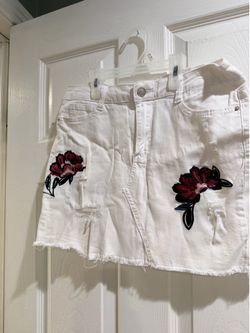 Women’s Size 7/M Skirts & Shorts –