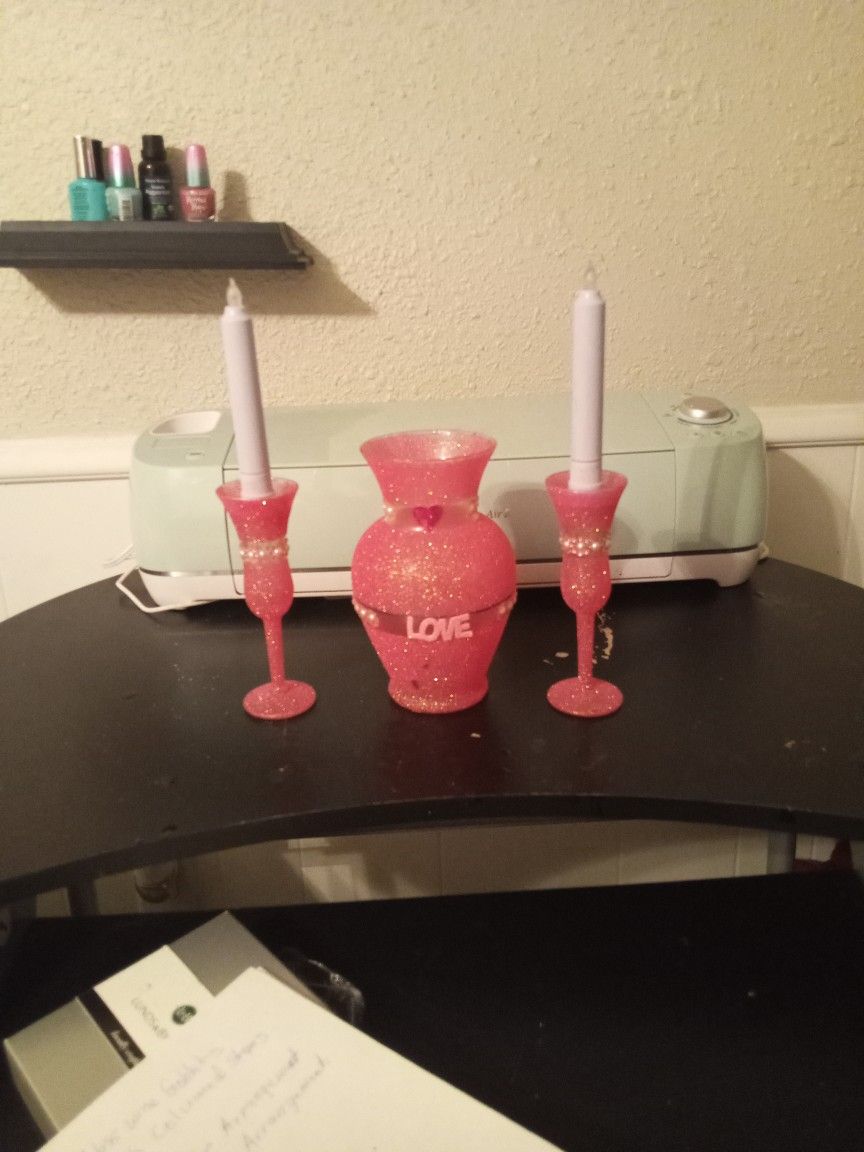 Small Pink Vase With 2 Glass Candleholders With LED Candles