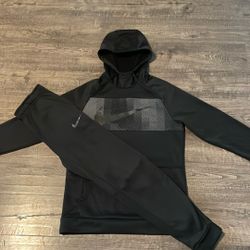 Nike Mens Pullover Hoodie & Sweatpants 