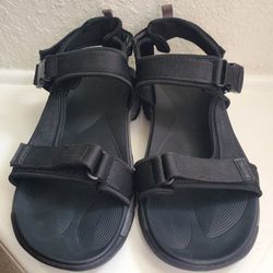 *Pending Ozark Trail Men's Sandals Size 13