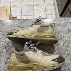 Travis Air Max 270