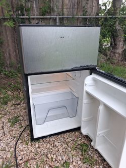 Mini fridge