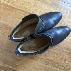 COACH Pauline Zip Block Heel Black Leather Ankle Boots Size 11 B