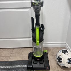 Bagless Vacuum 