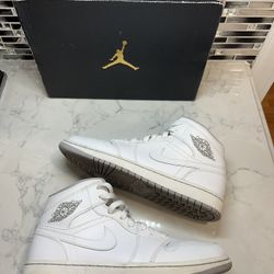 Air Jordan 1 Mid White 