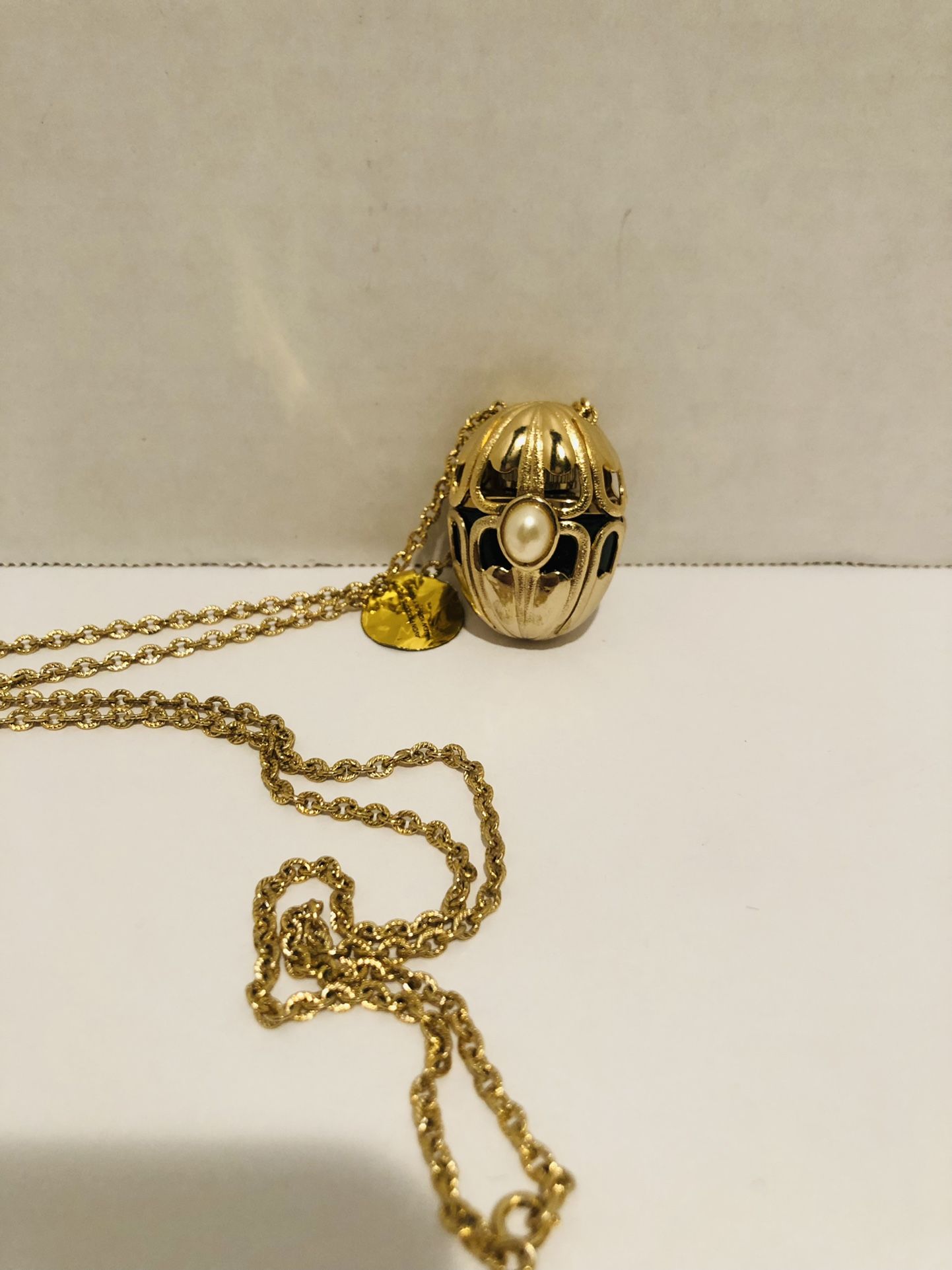 Avon perfume deals necklace