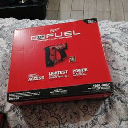 Milwaukee 18 Gauge Compack Nailer 