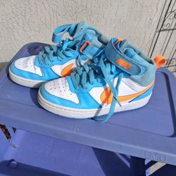 Boys Size 5y Nike Tennis Shoes