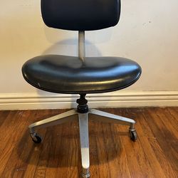 Mid Century Antique Vintage Authentic Industrial Steelcase Metal Swivel Desk Task Chair with Patent Leather 40s 50s 60s