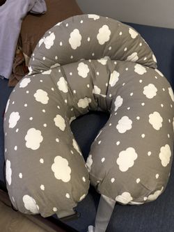 MomCozy Breast-Feeding Pillow