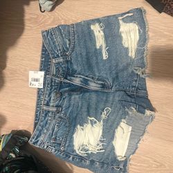 american eagle and levi’s shorts