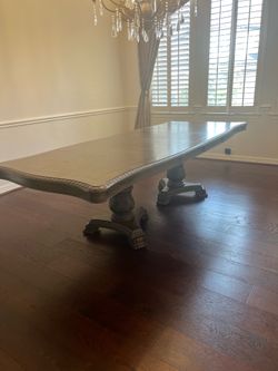 Gorgeous dining table