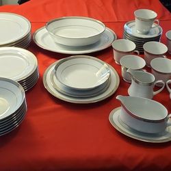 Brand New 47 piece Legacy Splendor #4267 Contemporary Fine China by Noritake Sri Lanka!