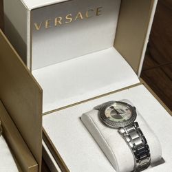 Brand New Versace Watch – Stainless Steel, Original with Box & CLG Code ⌚✨