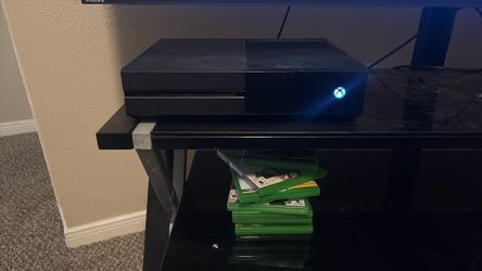 Xbox 1 with games a headset and controller