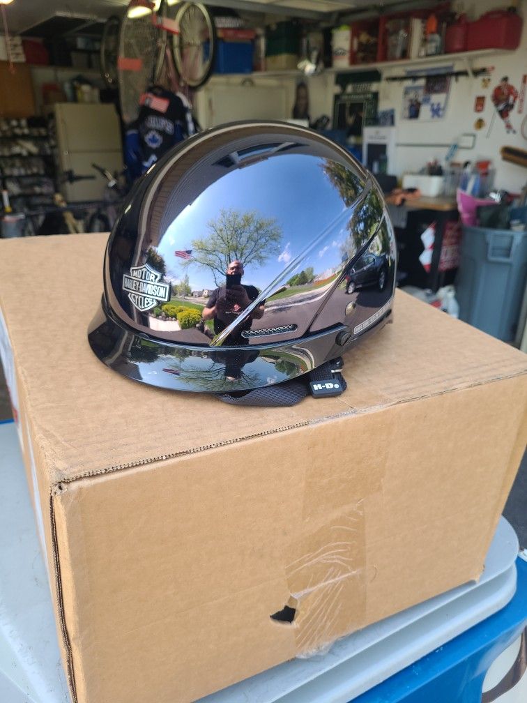 Motorcycle helmet